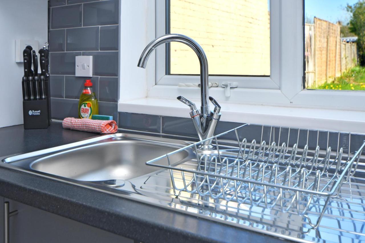 Lily House By Yourstays - Cosy 3 Bedroom House In Crewe Luaran gambar