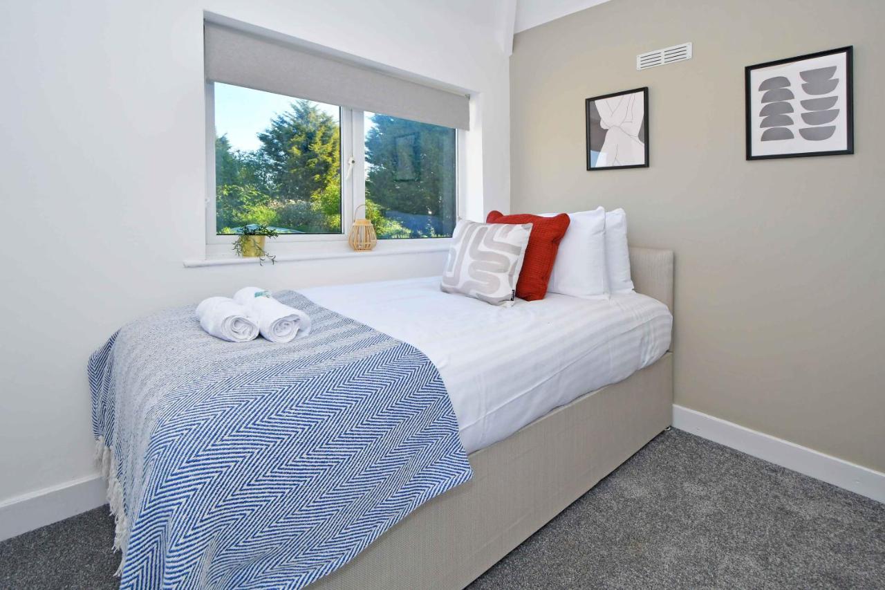 Lily House By Yourstays - Cosy 3 Bedroom House In Crewe Luaran gambar