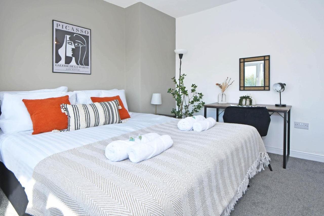 Lily House By Yourstays - Cosy 3 Bedroom House In Crewe Luaran gambar